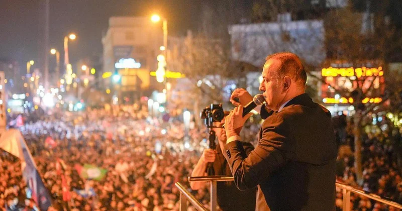 AK Parti ye geçeceği iddia edilmişti! Sancaktepe Belediye Başkanı Alper Yeğin den açıklama