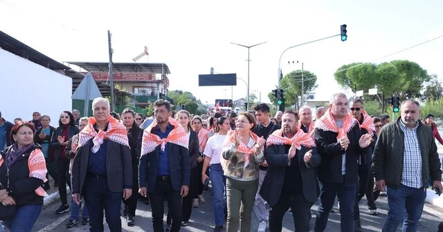 Didim Tarım Şenliği nde 3 üncü gün geride kaldı Tarımın emekçi kadınları traktörleriyle Didim de buluştu Aydın Haber Habertürk Yerel Haberler