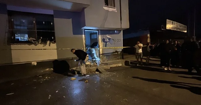 Adana da 2 si çocuk 5 kişinin bulunduğu eve el yapımı patlayıcı attılar Adana Haberleri Habertürk Yerel Haberler