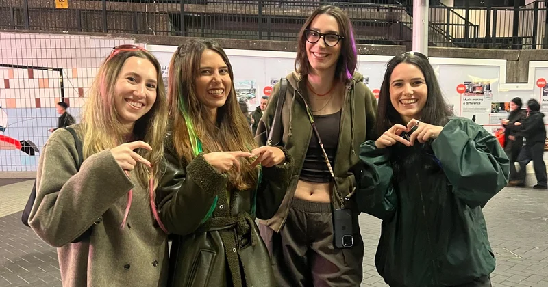 Manifest, Londra daki Wembley Arena da İngiltere deki ilk konserini verdi