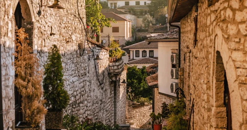 Görenler İtalya sanıyor! UNESCO korumasındaki “Bin Pencereli” masal şehri