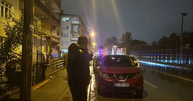 Kaza sonrası 2.27 promil alkollü sürücü yanan aracını sigara içerek izledi Eskişehir Haber Habertürk Yerel Haberler