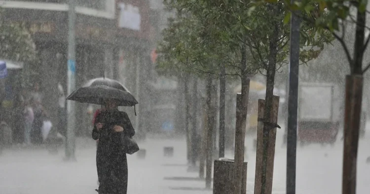 18 ilde sarı ve turuncu alarm! Fırtına uyarısı: 100 kilometre hıza ulaşacak