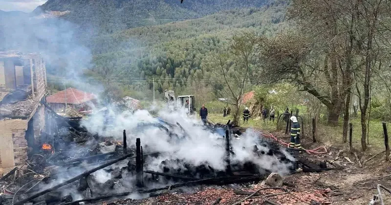Sinop’ta ev yangını