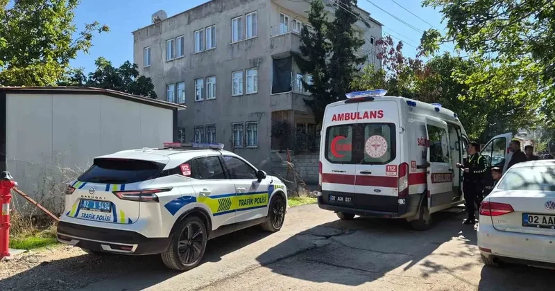 Adıyaman’da otomobilin çarptığı çocuk yaralandı