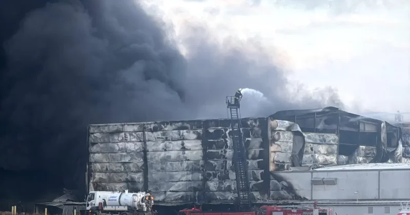 Kırklareli nde ilaç fabrikasında çıkan yangına müdahale ediliyor