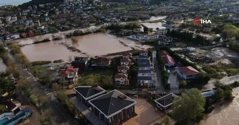 Şile’de dere taştı, ev ve villaları su bastı