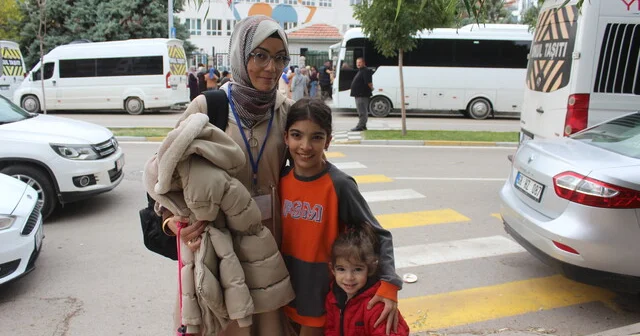 7 yaşında yürüyebilen Serebral Palsili Hayrunnisa nın hayali doktor olmak Aksaray Haber Habertürk Yerel Haberler