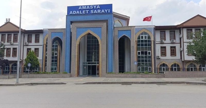 Amasya da arkadaşlarını kurusıkı tabancayla tehdit edip kayda alan 17 yaşındaki genç gözaltında