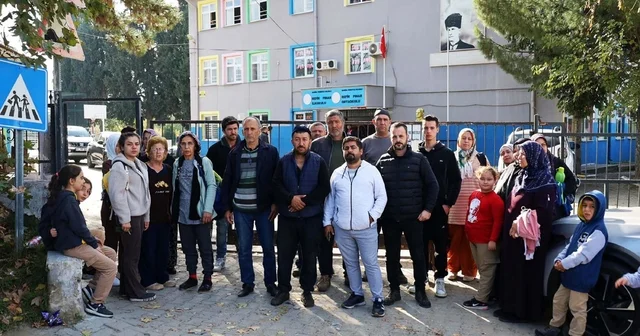 Manisa daki ortaokulda darp iddiasına velilerden tepki Manisa Haberleri