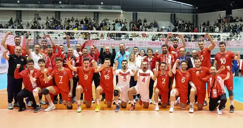 Eski Bakan Mevlüt Çavuşoğlu’ndan Ay Yıldızlı sporculara destek