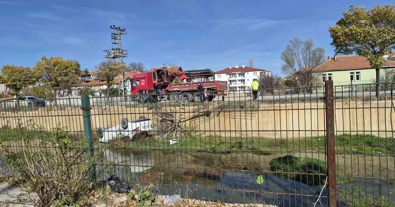 Yozgat’ta araç kanala uçtu 1 kişi yaralandı