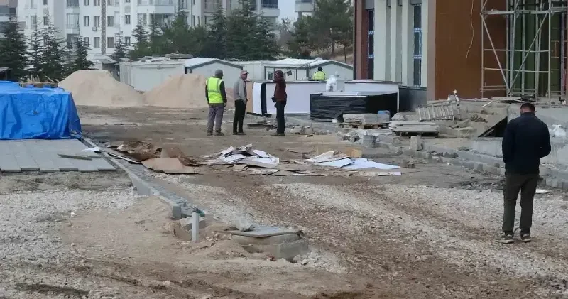 Şantiye çalışanları ile güvenlik görevlileri birbirine girdi: Yaralılar var Malatya Haberleri