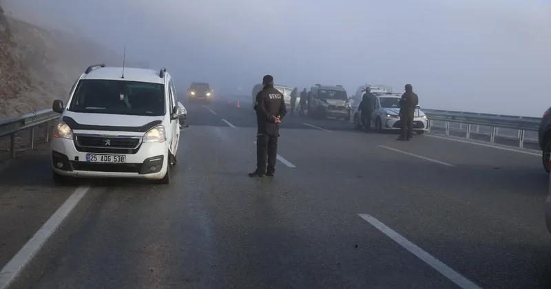 Yolcu otobüsü ile tırın çarpıştığı kazada 11 kişi yaralandı
