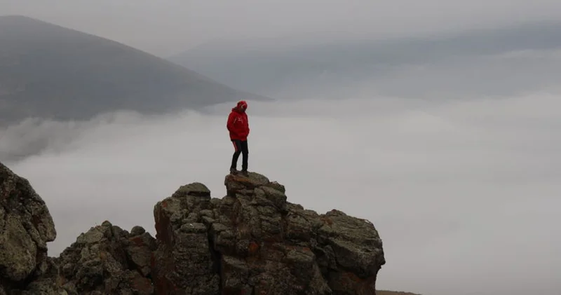 Aras Dağları sisler altında görüntülendi