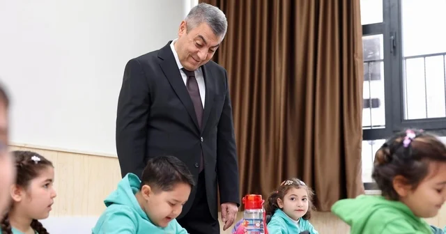 Vali Toros: Yıkılan bin 469 derslik yerine bin 534 modern derslik yaptık Mersin de 6 Şubat depreminde hasar aldığı için yıkılan Gazipaşa İlkokulu, yeniden inşa edilerek eğitime kazandırıldı Mersin Haberleri