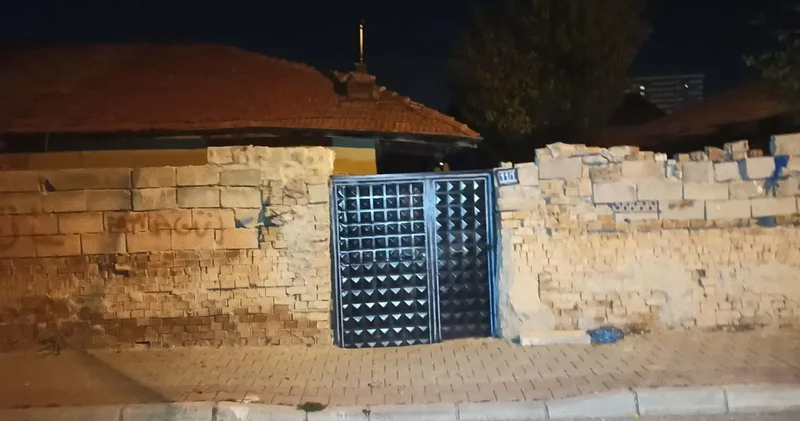 Babasını öldüren 16 yaşındaki çocuk adliyede; tartışma borç meselesi nedeniyle başlamış