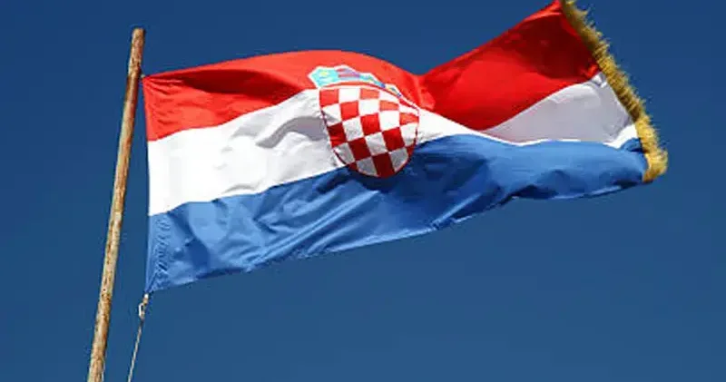 Hırvatistan da gökdelende yangın