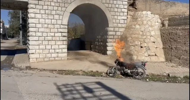 Uyuşturucu kullananlara karşı çıktığı için darbedildiğini öne sürüp motosikletini yaktı Mardin Haberleri