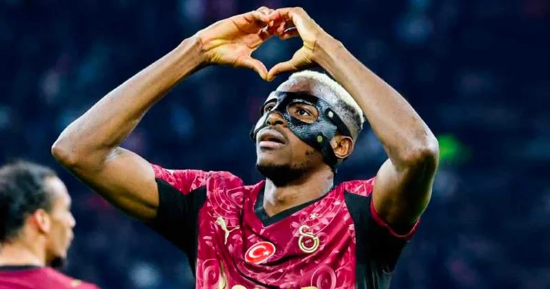 Osimhen uçaktan iner inmez son durumunu açıkladı