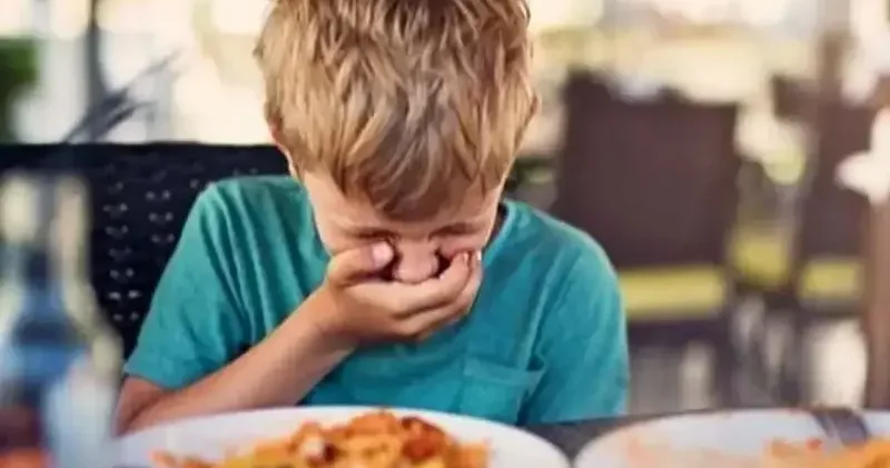 Gıda zehirlenmesinde ne yapılmalı? Uzmanından 24 saat uyarısı Son Dakika Haberleri