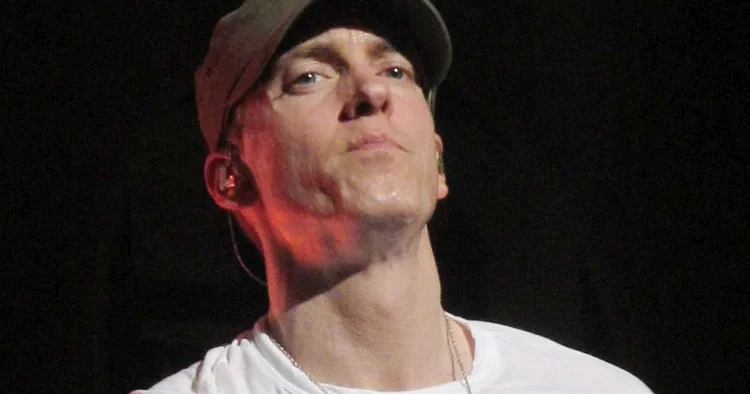 Ünlü rap çi Eminem, plaj eşyası satan şirkete dava açtı