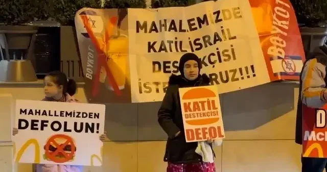 Üsküdar’da İsrail boykotu sürüyor: McDonald s karşıtı protestolar büyüyor VİDEO İZLE