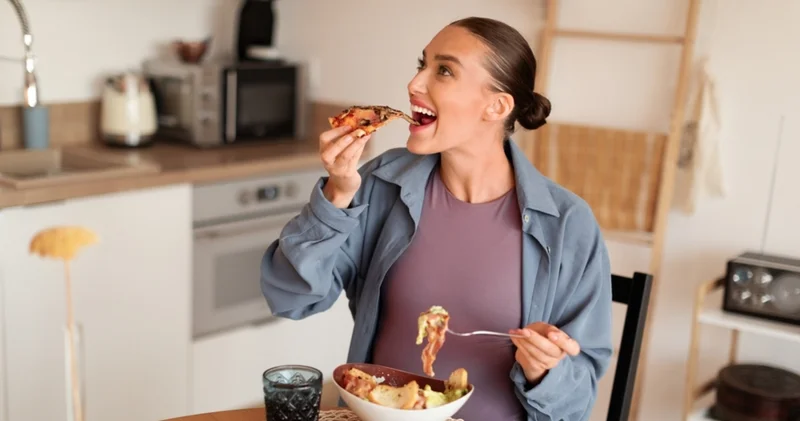 Gece geç saatte yemek yemekten vazgeçin! Akşam yemeğini erken saatte yemenin sağlığa önemli faydaları!