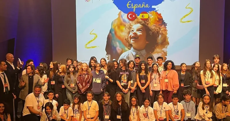 Öğrenciler İspanya’dan ödülle döndü