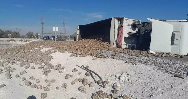 Pancar yüklü tır devrildi: 1 yaralı