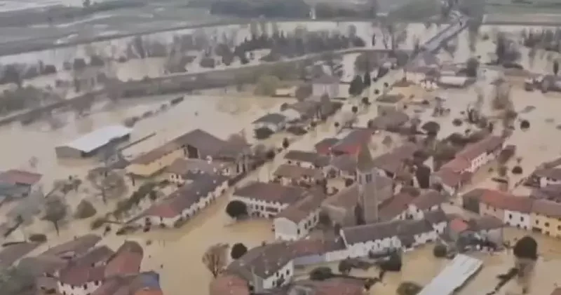 İtalya da sel: 2 ölü