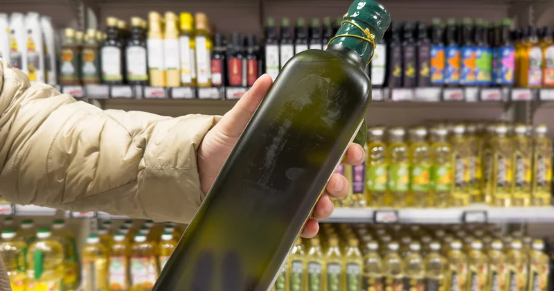 Bir kadın dahiyane yöntemle zeytinyağını nasıl yarı fiyatına aldığını açıkladı Sözcü Gazetesi