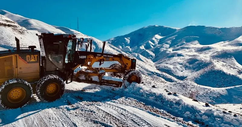 Siirt’te 10 köyün ulaşımını sağlayan yol kardan kapandı