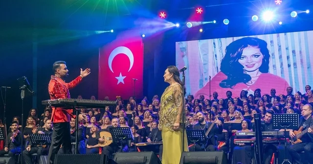 Türkan Şoray, İyilik Korosu ile Mersin de sanatseverlerle buluştu Mersin Haberleri