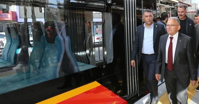 Başkan Büyükkılıç tan 1 yılda 90 saat ücretsiz tramvay hizmeti Kayseri Haberleri