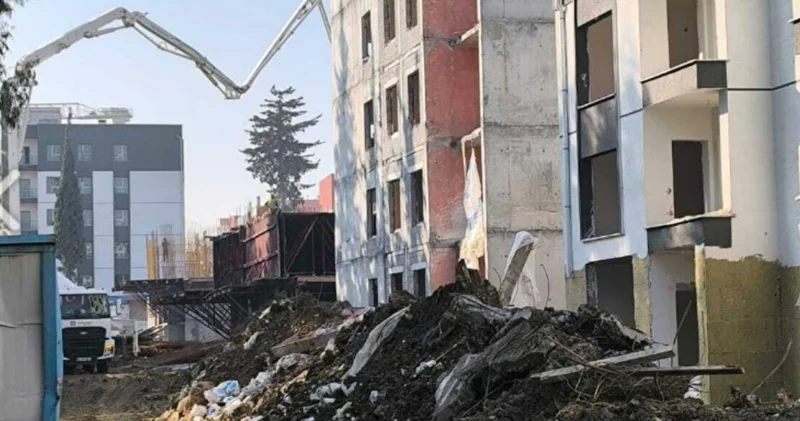 Hataylı depremzededen Bakan Kurum a rezerv alan tepkisi: Kimle oturdunuz o masaya?