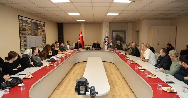 Büyükgöz, yıkım kararı alınan binanın mülk sahipleriyle bir araya geldi Bir sonraki adımımız, çıkacak yeni rapora göre şekillenecek Kocaeli Haberleri