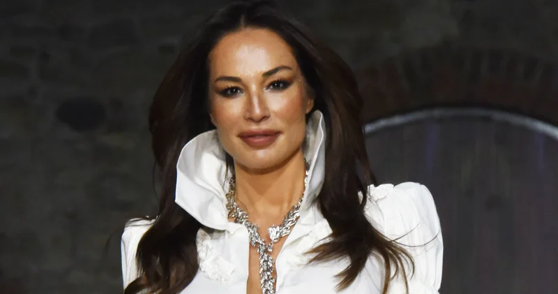 Ünlü isimleri buluşturan defile