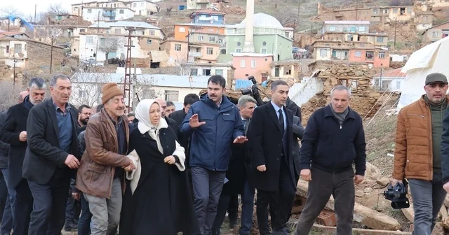 Deprem bölgesi Malatya da Bakan Kurum memnuniyeti Malatyalı depremzedeler: Bakan Kurum depremzedelerin babasıdır Malatya Haberleri