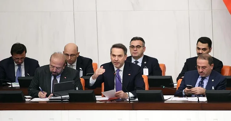 Bakan Bayraktar tan nükleer enerji açıklaması: Olmazsa olmaz