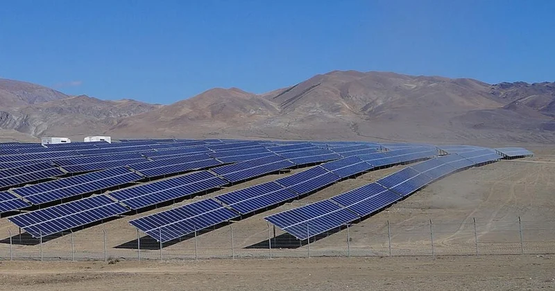 Güneş enerjisi santrali dev çölü uyandırdı Sözcü Gazetesi