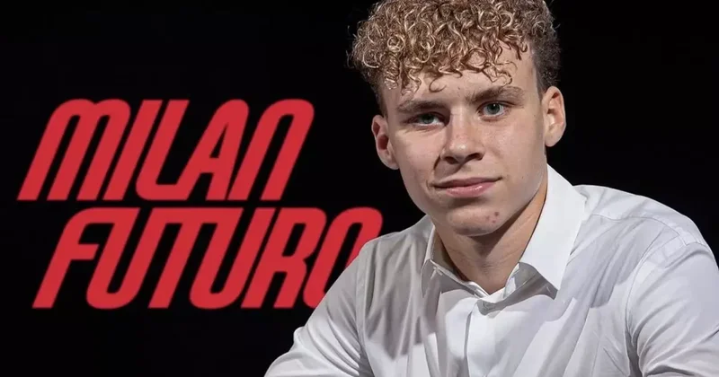 Zlatan Ibrahimovic in oğlu Vincent, Milan ile profesyonel sözleşme imzaladı