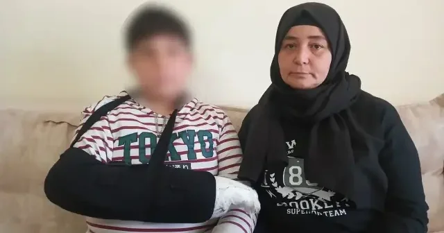 Ankara da ortaokul öğrencisi kendisinden 3 yaş küçük öğrencinin parmağını kırdı VİDEO İZLE