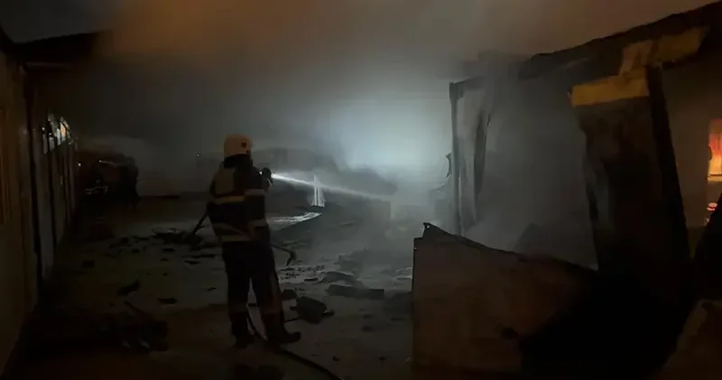 Hatay da 6 konteyner yandı