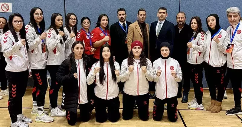 Milli boksörler, Avrupa Boks Şampiyonası’nı 12 madalya ile tamamladı