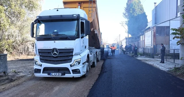 Erenler de iki mahallede asfalt serim çalışmaları sürüyor Sakarya Haberleri
