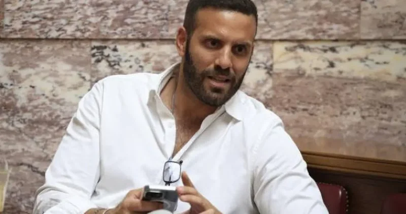 Gazeteciyi darbeden Yunan milletvekiline ihraç talebi