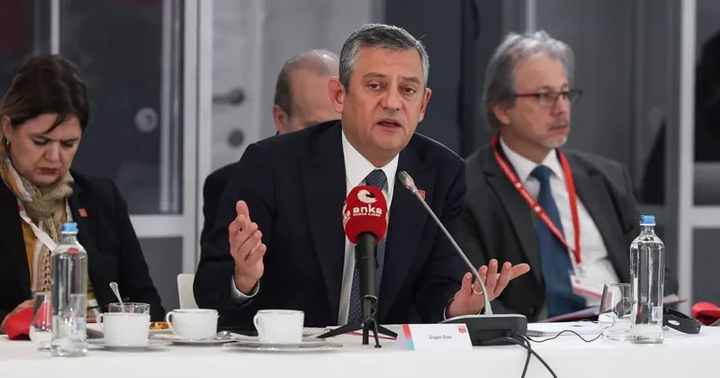 Özel e Brüksel de şok! Hayranlık duyduğu isim 5 dakika bile ayırmayınca tepki gösterdi...