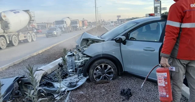 Hurdaya dönen araçtan yaralı kurtuldu Balıkesir Haberleri