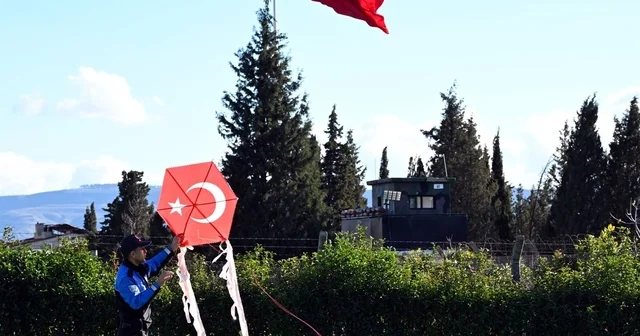 Emniyet ekipleri çocuklarla uçurtma festivalinde buluştu Çanakkale Haberleri